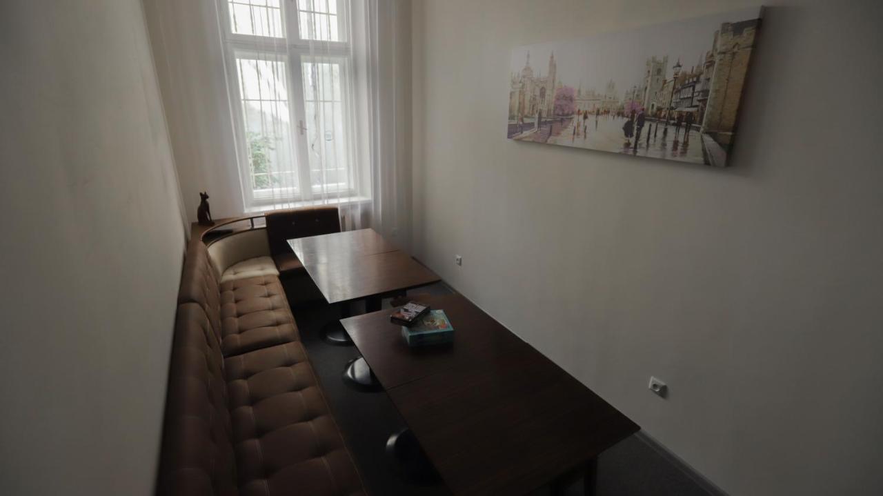 Family Hostel Lviv Exterior photo